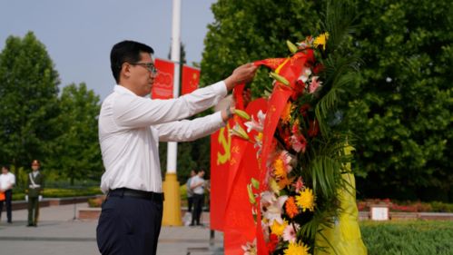郑丽文祭拜吴石将军 鞠躬献花