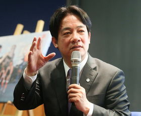 郑丽文：蔡英文发声让赖清德芒刺在背